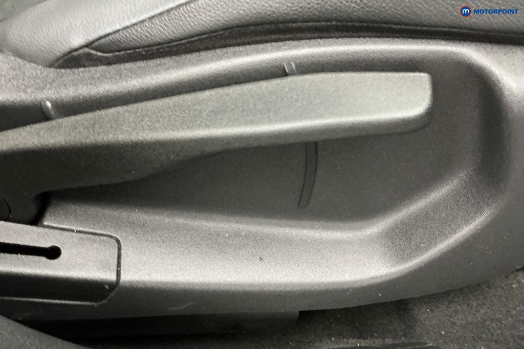 Nissan Juke N-Connecta Automatic Petrol SUV - Stock Number (1634572) - 22nd supplementary image