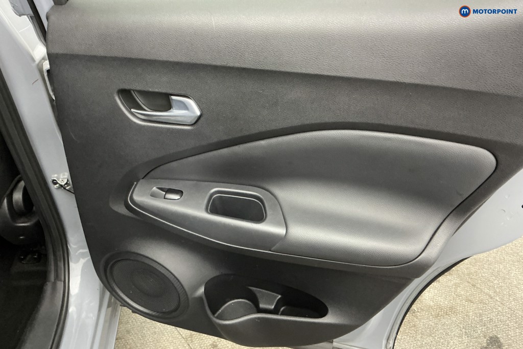 Nissan Juke N-Connecta Automatic Petrol SUV - Stock Number (1634572) - 25th supplementary image