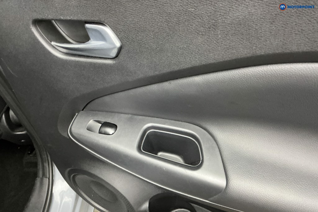 Nissan Juke N-Connecta Automatic Petrol SUV - Stock Number (1634572) - 26th supplementary image
