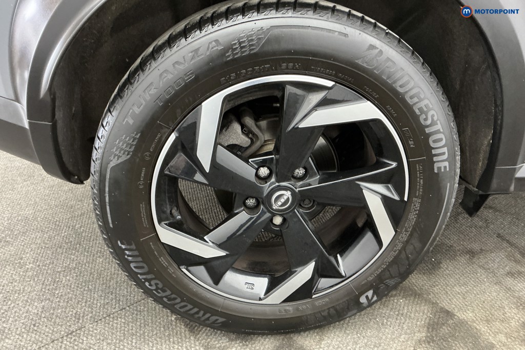 Nissan Juke N-Connecta Automatic Petrol SUV - Stock Number (1634572) - 32nd supplementary image