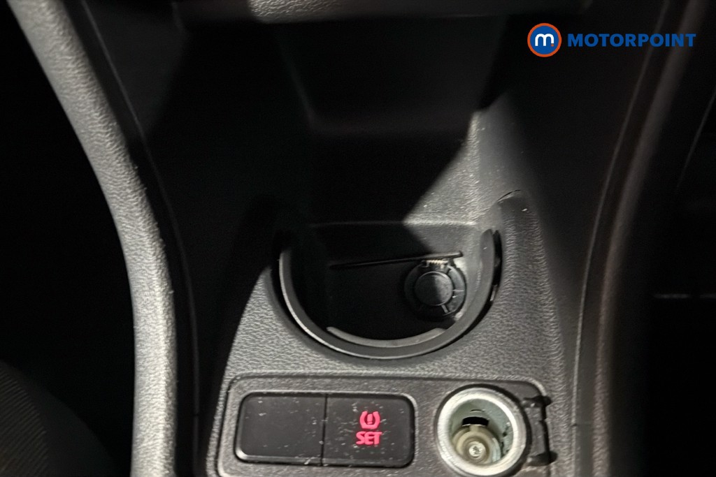 Volkswagen UP Move Up Manual Petrol Hatchback - Stock Number (1634699) - 16th supplementary image