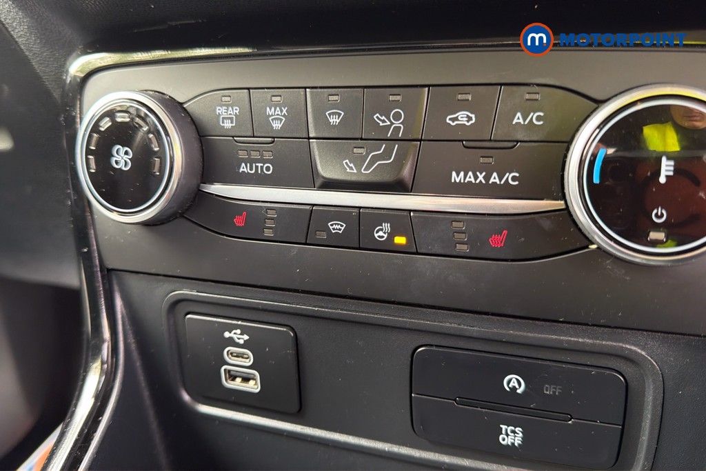 Ford Ecosport Active Manual Petrol SUV - Stock Number (1635035) - 14th supplementary image