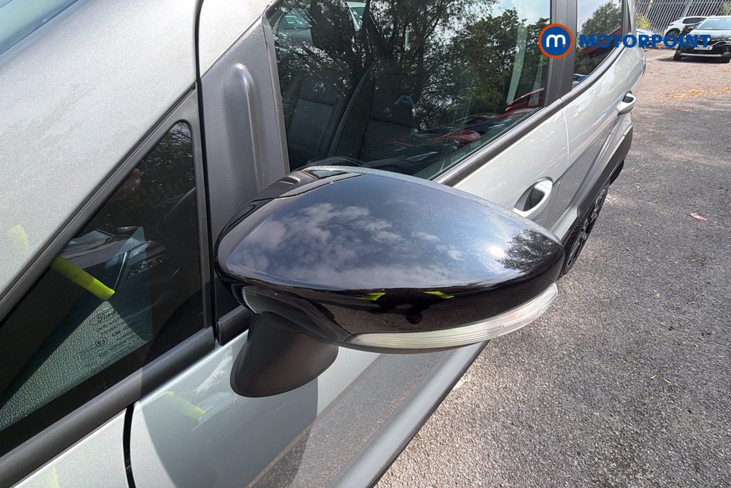 Ford Ecosport Active Manual Petrol SUV - Stock Number (1635035) - 43rd supplementary image