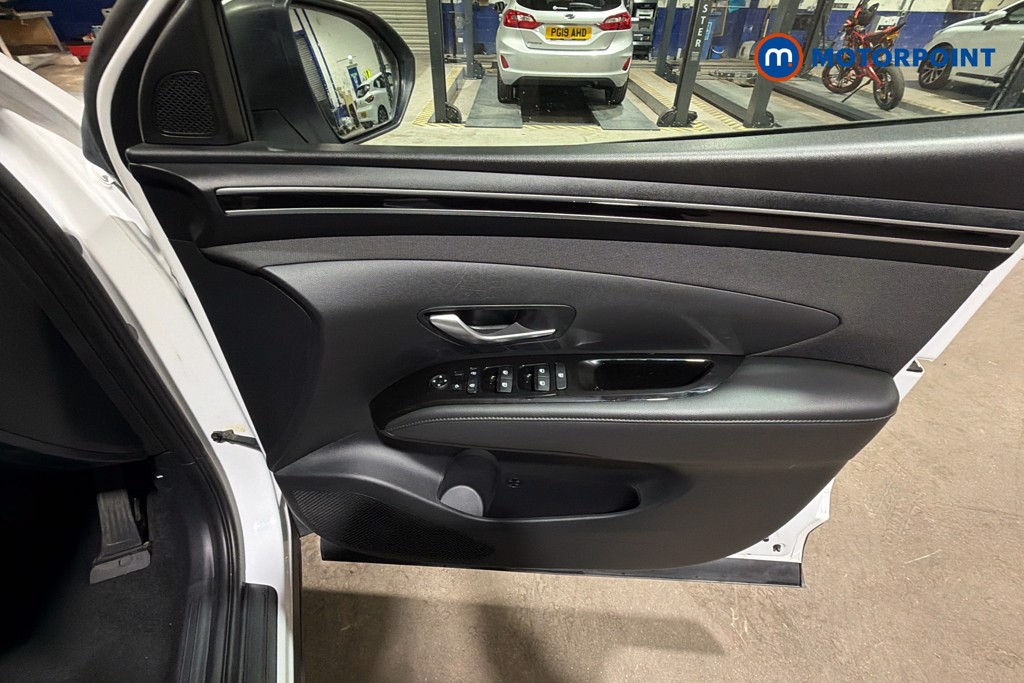 Hyundai Tucson Se Connect Manual Petrol SUV - Stock Number (1637863) - 19th supplementary image