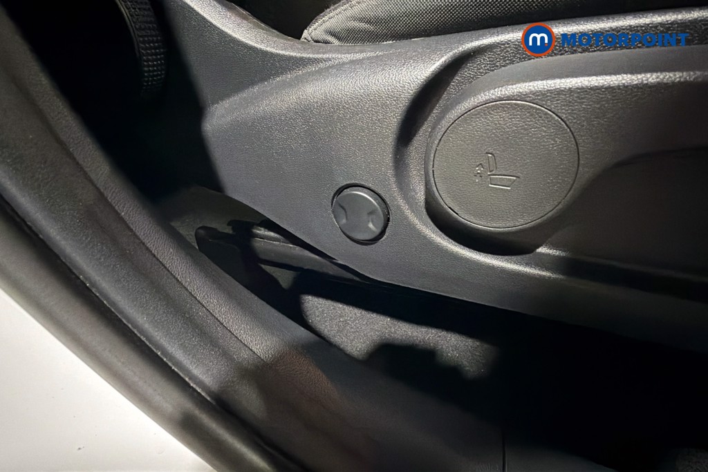 Hyundai Tucson Se Connect Manual Petrol SUV - Stock Number (1637863) - 25th supplementary image