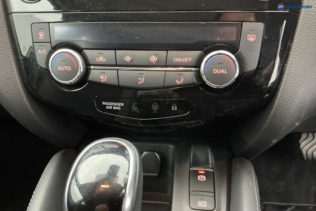 Nissan Qashqai Acenta Premium Automatic Petrol SUV - Stock Number (1639404) - 16th supplementary image