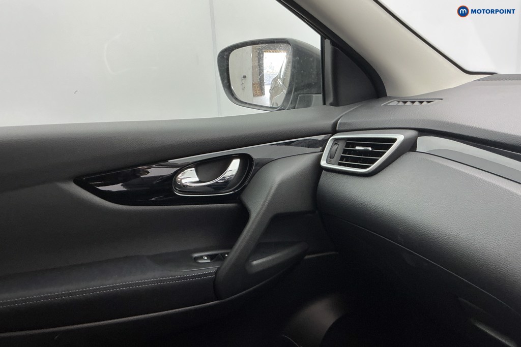Nissan Qashqai Acenta Premium Automatic Petrol SUV - Stock Number (1639404) - 18th supplementary image
