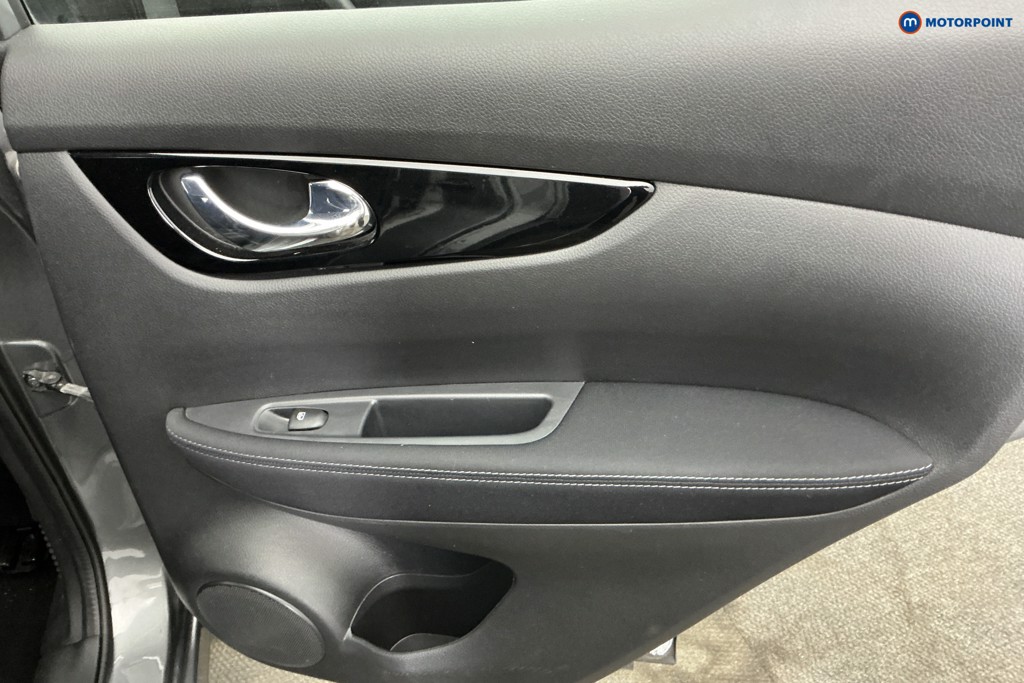 Nissan Qashqai Acenta Premium Automatic Petrol SUV - Stock Number (1639404) - 25th supplementary image