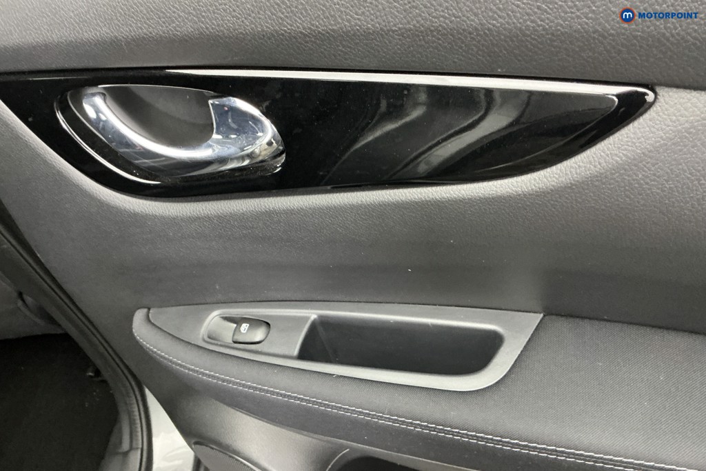 Nissan Qashqai Acenta Premium Automatic Petrol SUV - Stock Number (1639404) - 26th supplementary image