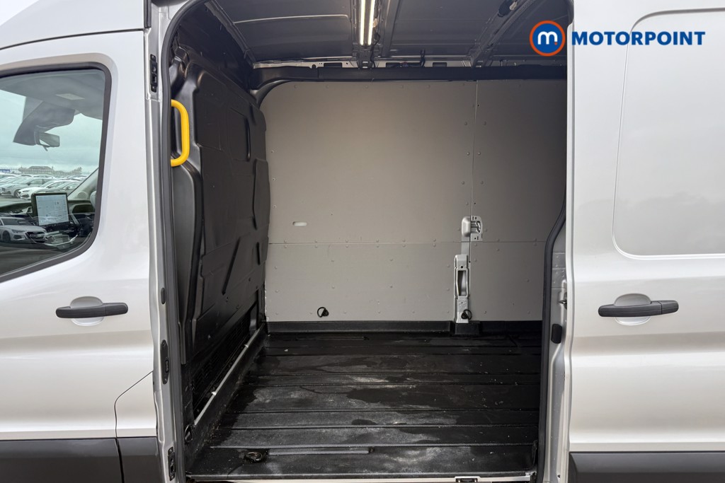 Ford Transit Limited Automatic Diesel Medium Roof Van - Stock Number (1639440) - 6th supplementary image