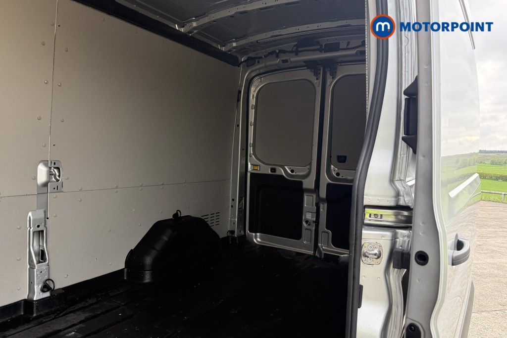Ford Transit Limited Automatic Diesel Medium Roof Van - Stock Number (1639440) - 7th supplementary image