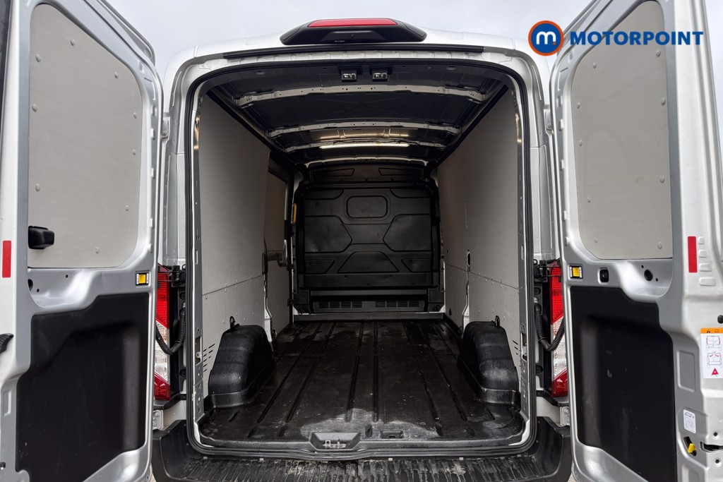 Ford Transit Limited Automatic Diesel Medium Roof Van - Stock Number (1639440) - 8th supplementary image