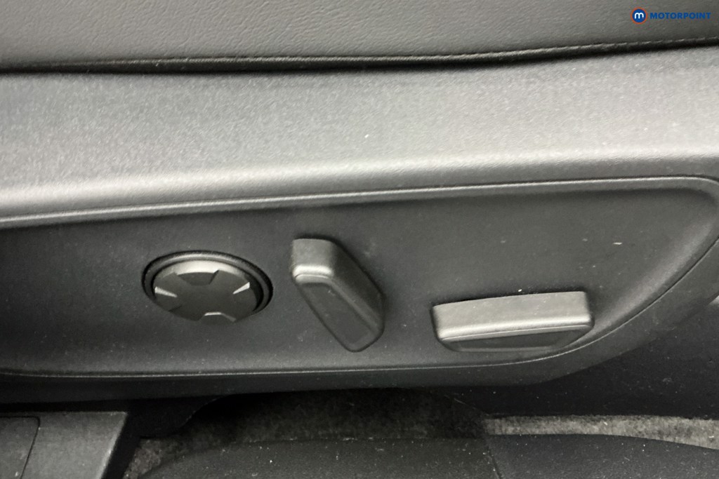 Ford Kuga St-Line Manual Petrol SUV - Stock Number (1639453) - 23rd supplementary image