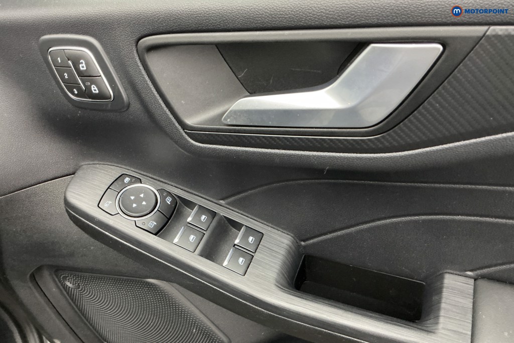Ford Kuga St-Line Manual Petrol SUV - Stock Number (1639453) - 25th supplementary image