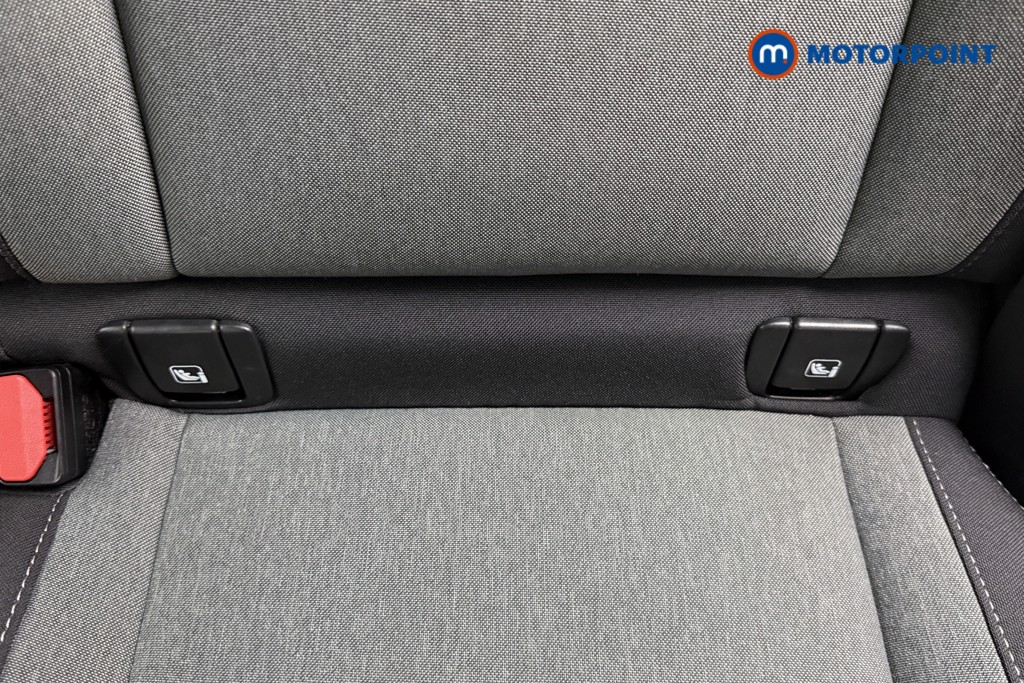 Volvo Xc40 Core Automatic Petrol SUV - Stock Number (1639670) - 13th supplementary image