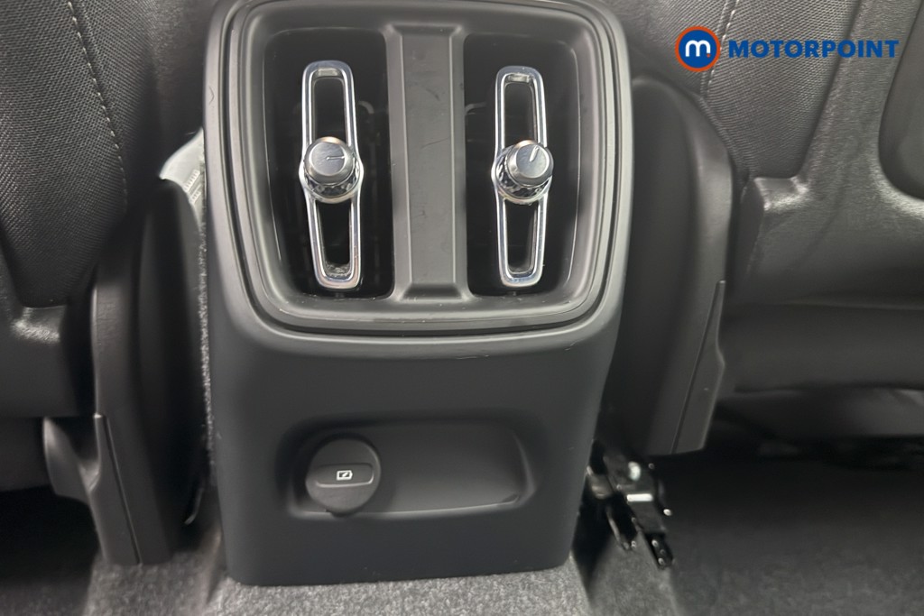 Volvo Xc40 Core Automatic Petrol SUV - Stock Number (1639670) - 14th supplementary image