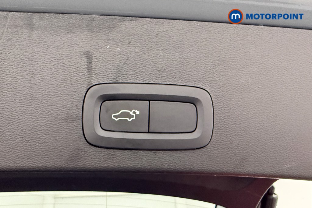 Volvo Xc40 Core Automatic Petrol SUV - Stock Number (1639670) - 15th supplementary image