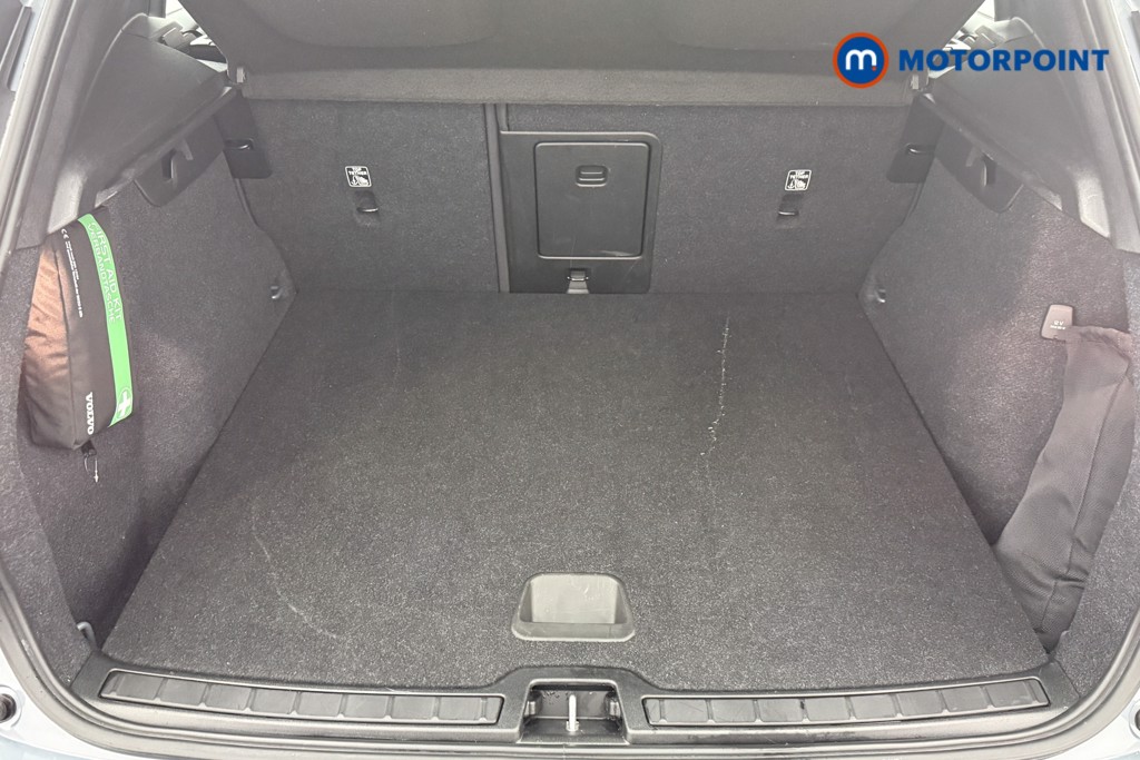 Volvo Xc40 Core Automatic Petrol SUV - Stock Number (1639670) - 16th supplementary image