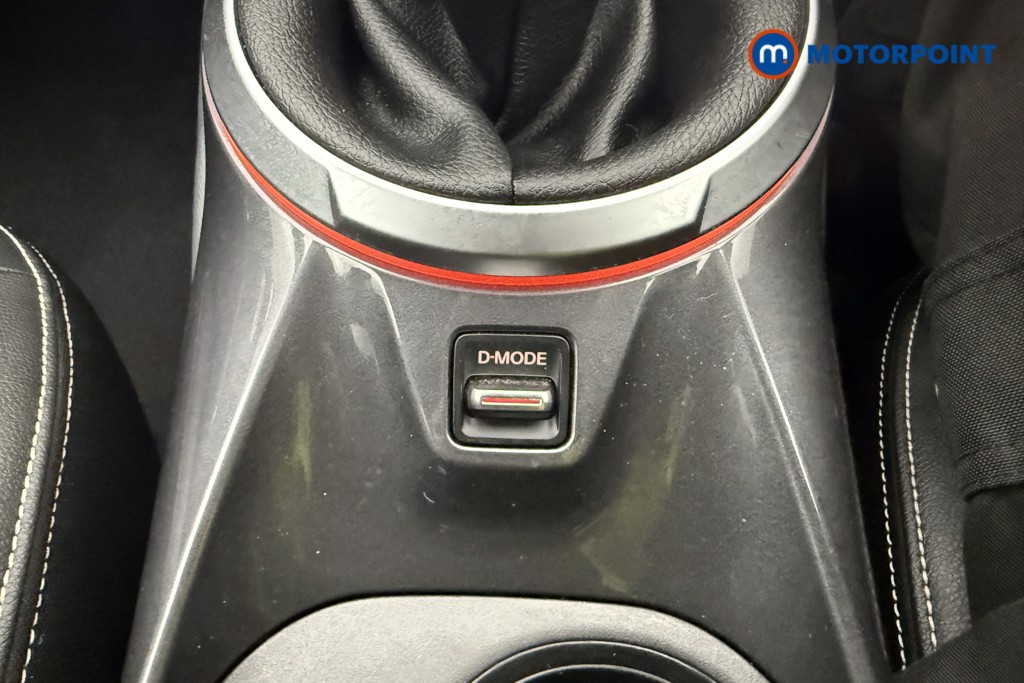 Nissan Juke Tekna Manual Petrol SUV - Stock Number (1640519) - 17th supplementary image