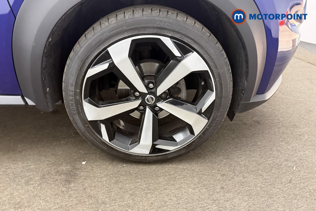 Nissan Juke Tekna Manual Petrol SUV - Stock Number (1640519) - 1st supplementary image