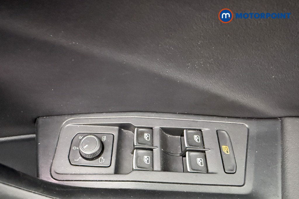 Volkswagen T-Roc R-Line Manual Petrol SUV - Stock Number (1640575) - 20th supplementary image