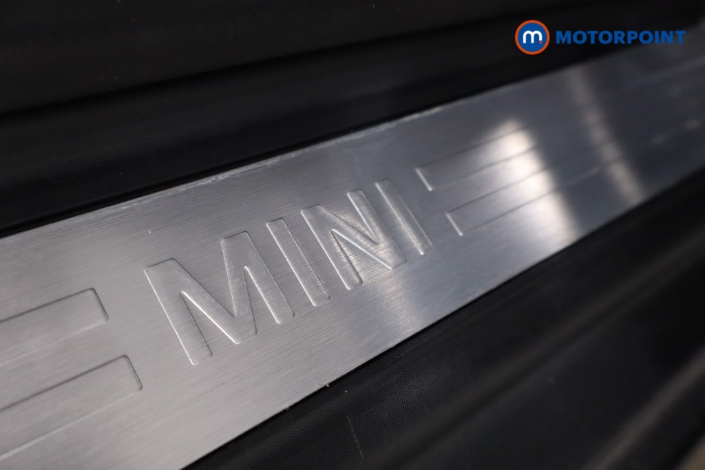 Mini Hatchback Cooper Exclusive Automatic Petrol Hatchback - Stock Number (1641097) - 23rd supplementary image