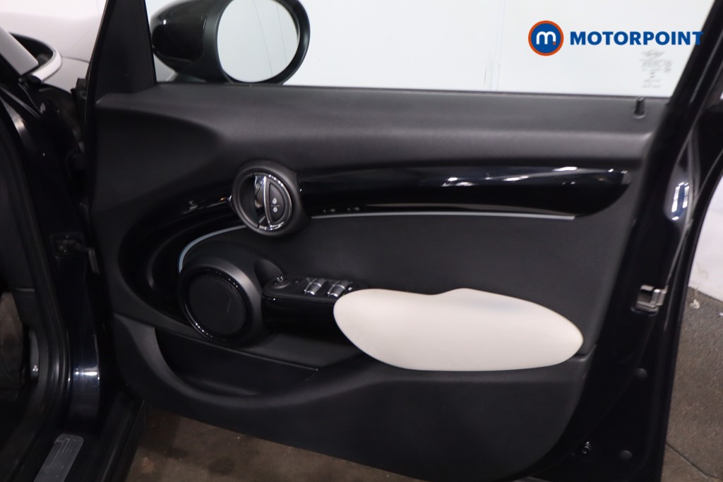Mini Hatchback Cooper Exclusive Automatic Petrol Hatchback - Stock Number (1641097) - 25th supplementary image