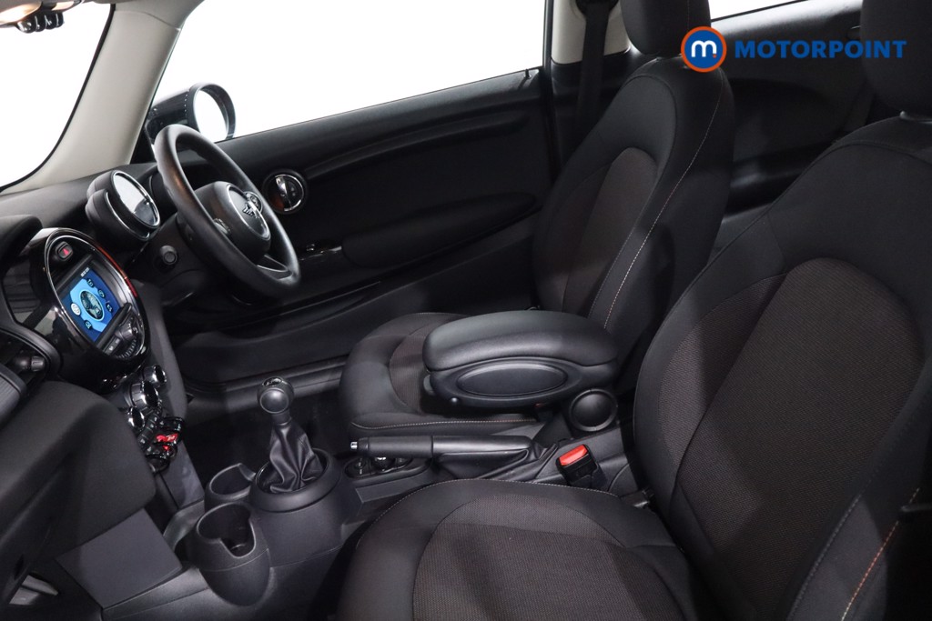 Mini Hatchback Cooper Classic Manual Petrol Hatchback - Stock Number (1641557) - 4th supplementary image