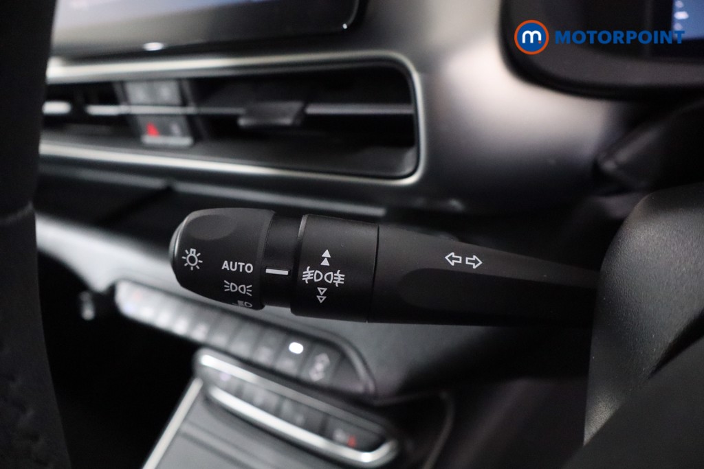 Jeep Avenger Summit Automatic Electric SUV - Stock Number (1641796) - 14th supplementary image
