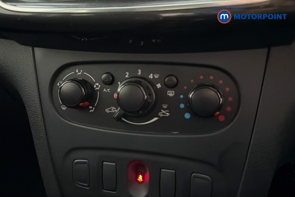 Dacia Sandero Essential Manual Petrol Hatchback - Stock Number (1628388) - 12th supplementary image