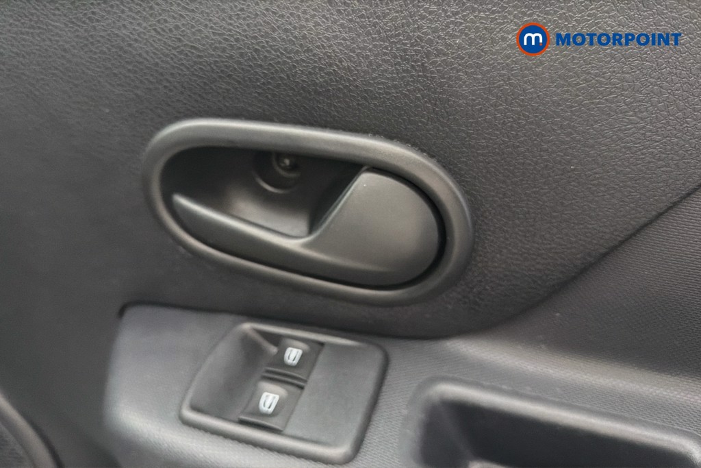 Dacia Sandero Essential Manual Petrol Hatchback - Stock Number (1628388) - 42nd supplementary image