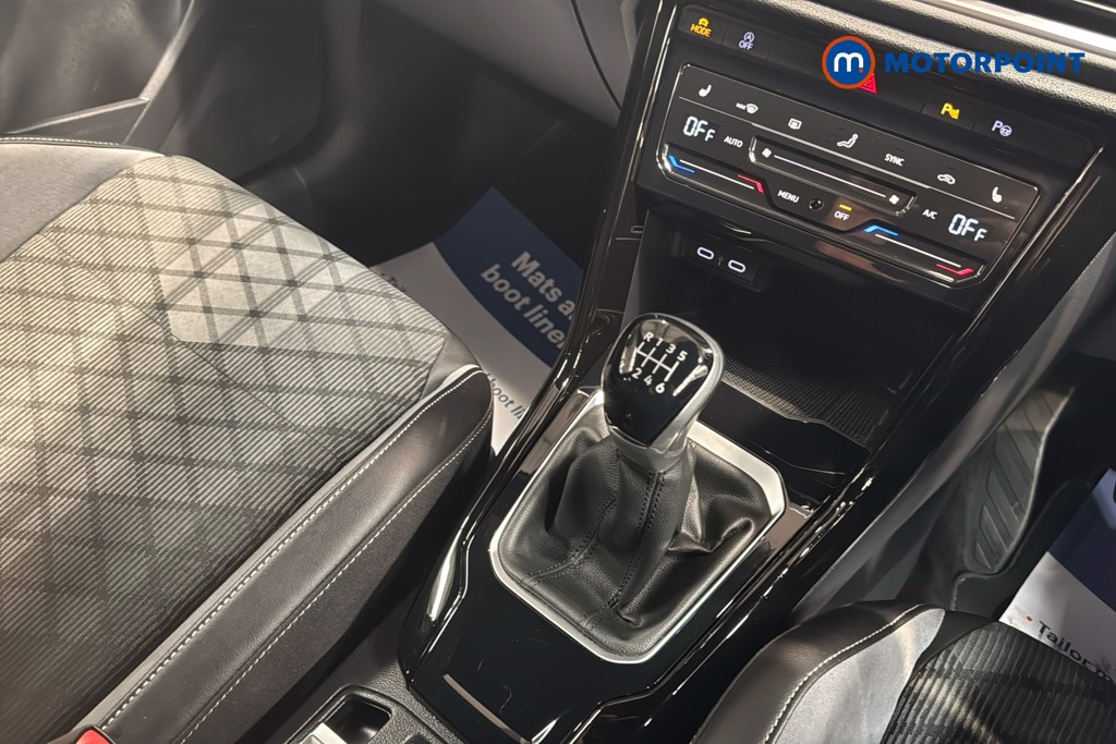 Volkswagen T-Roc R-Line Manual Petrol SUV - Stock Number (1632088) - 15th supplementary image
