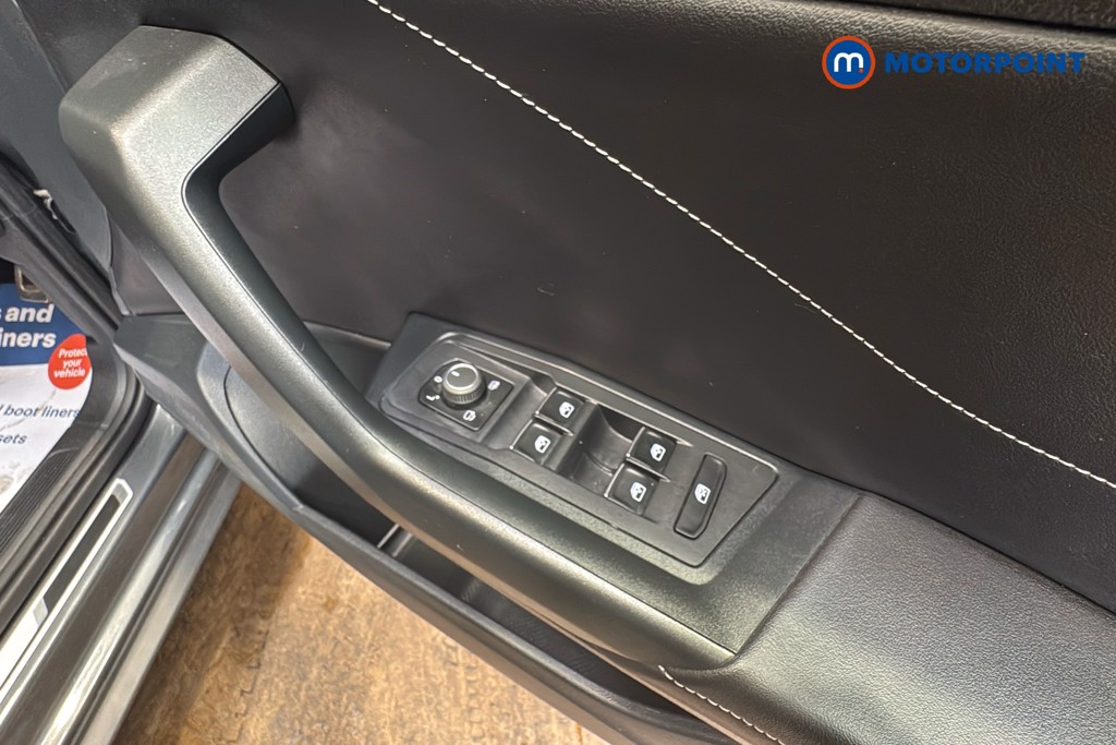 Volkswagen T-Roc R-Line Manual Petrol SUV - Stock Number (1632088) - 20th supplementary image