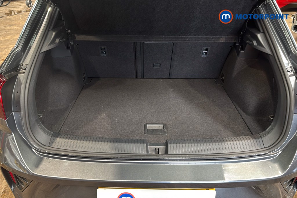 Volkswagen T-Roc R-Line Manual Petrol SUV - Stock Number (1632088) - 33rd supplementary image