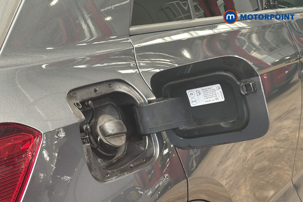 Volkswagen T-Roc R-Line Manual Petrol SUV - Stock Number (1632088) - 41st supplementary image