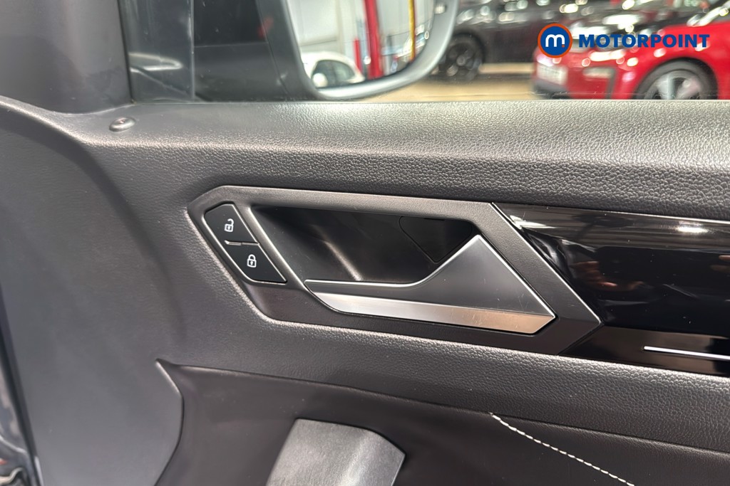 Volkswagen T-Roc R-Line Manual Petrol SUV - Stock Number (1632088) - 42nd supplementary image