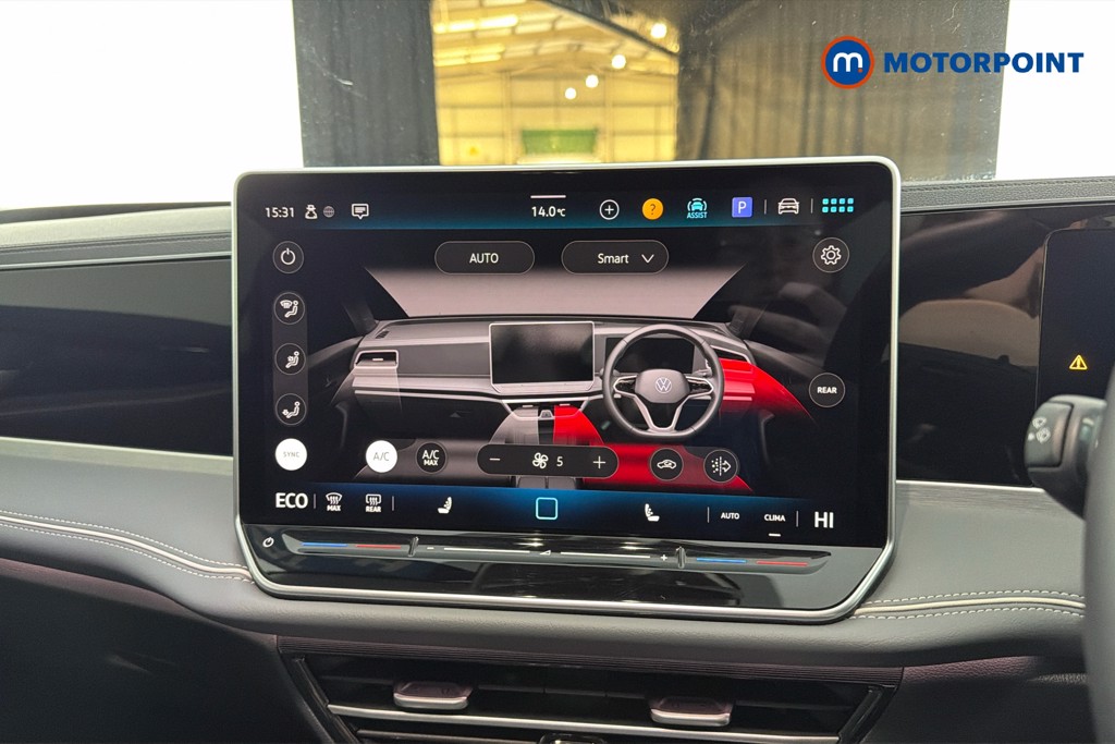 Volkswagen Passat Life Automatic Petrol Plug-In Hybrid Estate - Stock Number (1632937) - 12th supplementary image