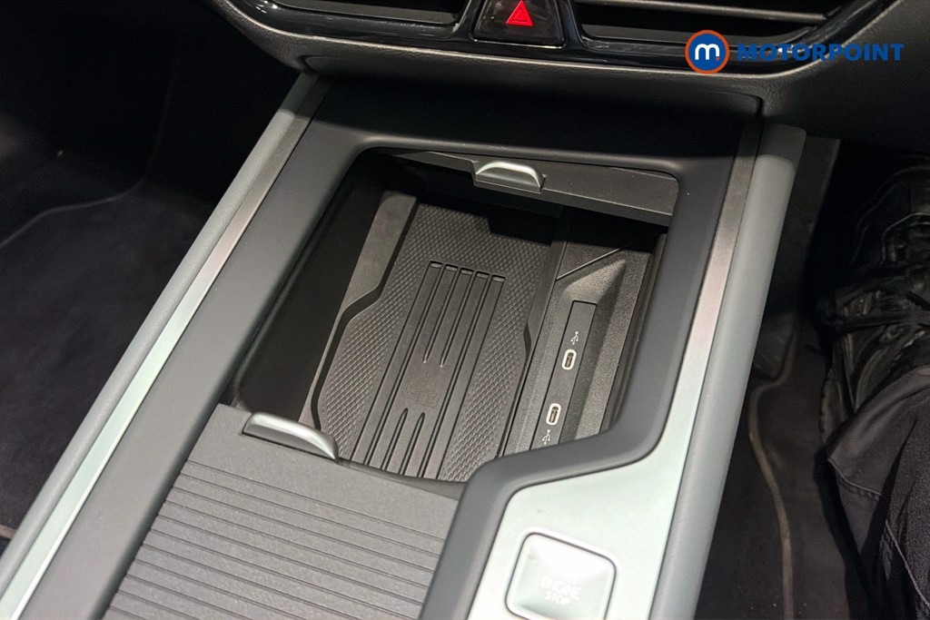 Volkswagen Passat Life Automatic Petrol Plug-In Hybrid Estate - Stock Number (1632937) - 17th supplementary image