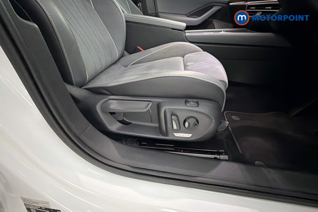 Volkswagen Passat Life Automatic Petrol Plug-In Hybrid Estate - Stock Number (1632937) - 25th supplementary image