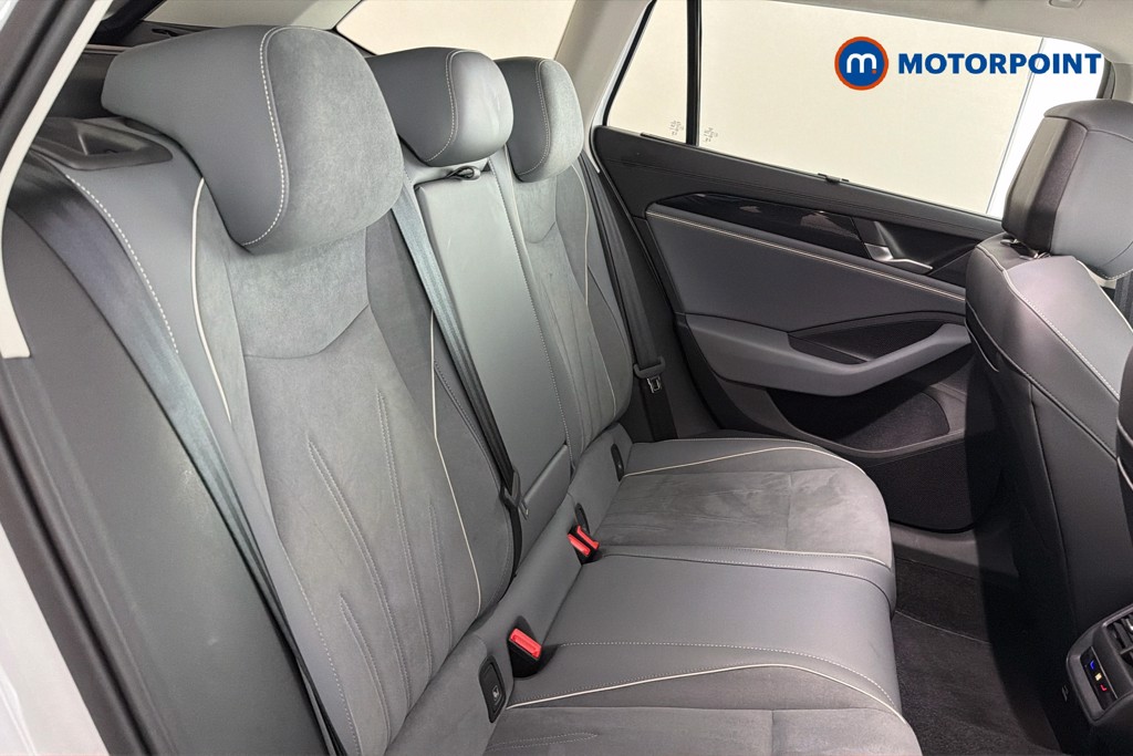 Volkswagen Passat Life Automatic Petrol Plug-In Hybrid Estate - Stock Number (1632937) - 28th supplementary image