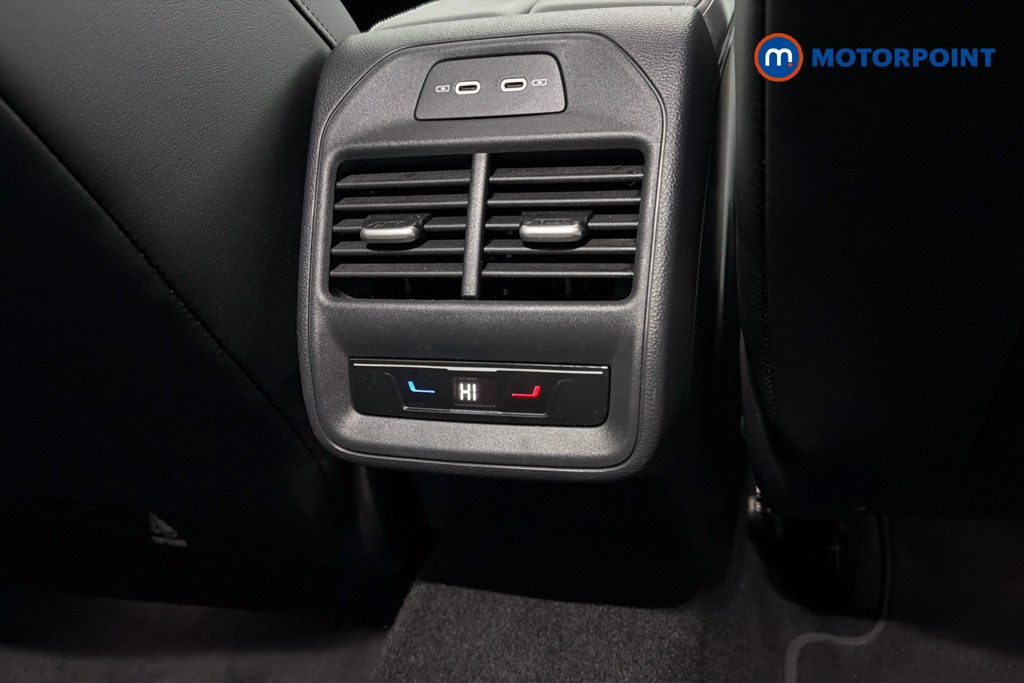 Volkswagen Passat Life Automatic Petrol Plug-In Hybrid Estate - Stock Number (1632937) - 30th supplementary image