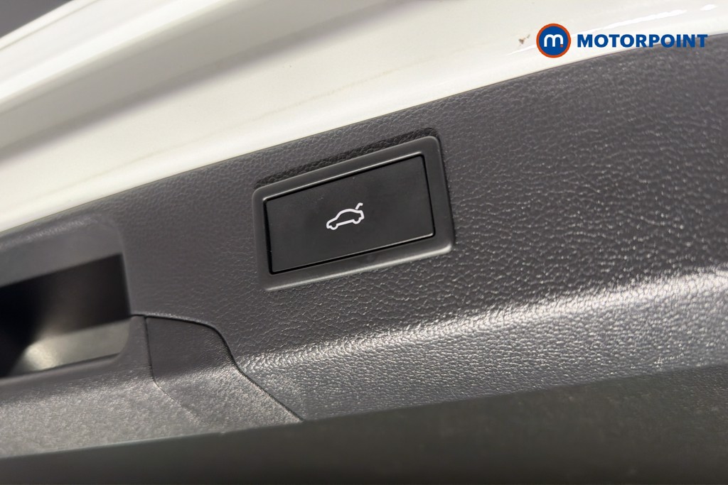 Volkswagen Passat Life Automatic Petrol Plug-In Hybrid Estate - Stock Number (1632937) - 35th supplementary image