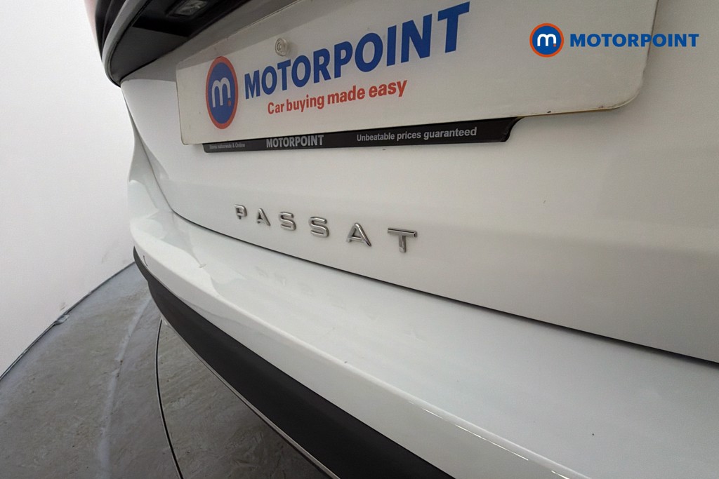 Volkswagen Passat Life Automatic Petrol Plug-In Hybrid Estate - Stock Number (1632937) - 37th supplementary image