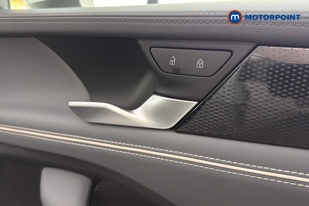 Volkswagen Passat Life Automatic Petrol Plug-In Hybrid Estate - Stock Number (1632937) - 42nd supplementary image