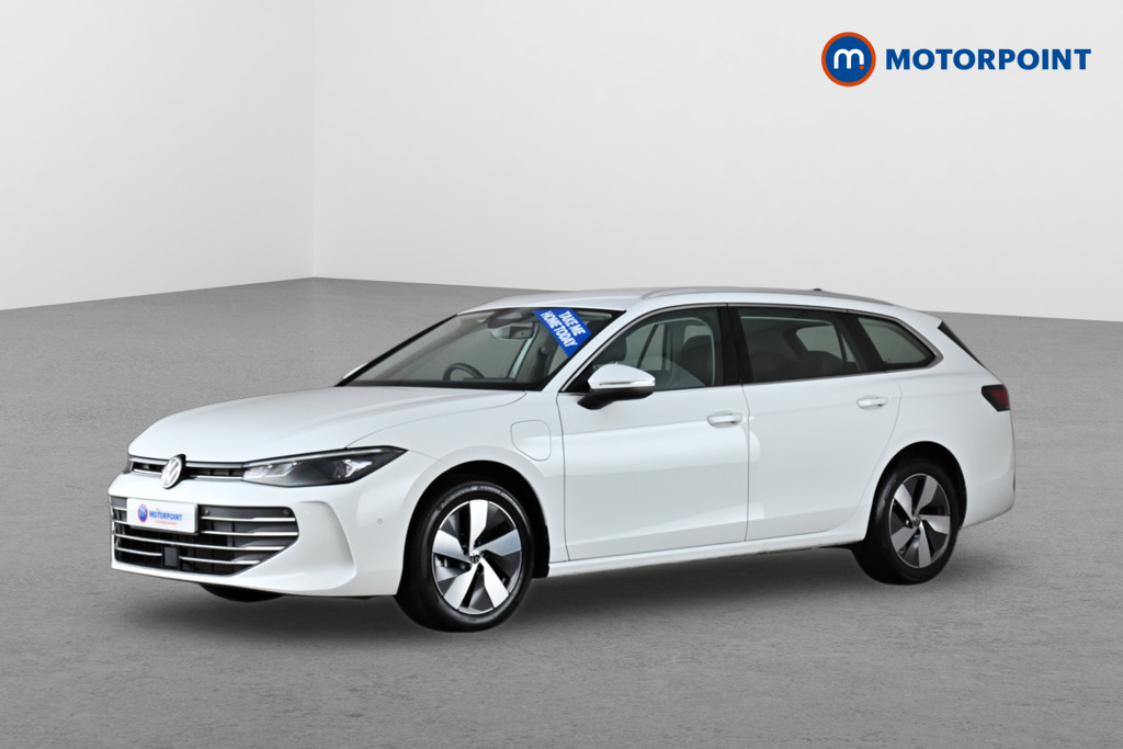 Volkswagen Passat Life Automatic Petrol Plug-In Hybrid Estate - Stock Number (1632937) - Passenger side front corner