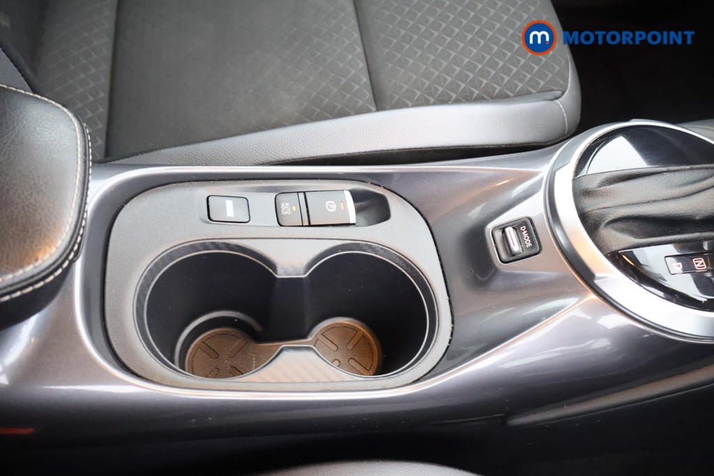Nissan Juke N-Connecta Automatic Petrol-Electric Hybrid SUV - Stock Number (1637513) - 8th supplementary image