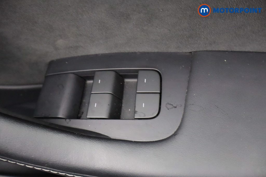Tesla Model 3 Long Range Automatic Electric Saloon - Stock Number (1597605) - 9th supplementary image