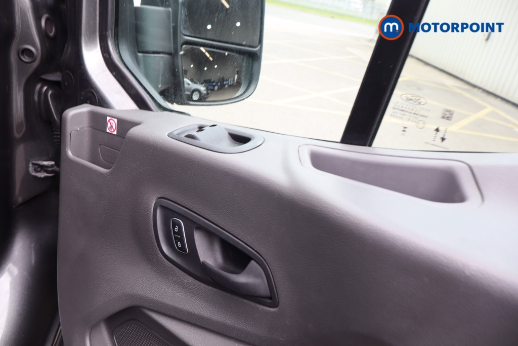 Ford Transit Limited Automatic Diesel Medium Roof Van - Stock Number (1611987) - 21st supplementary image