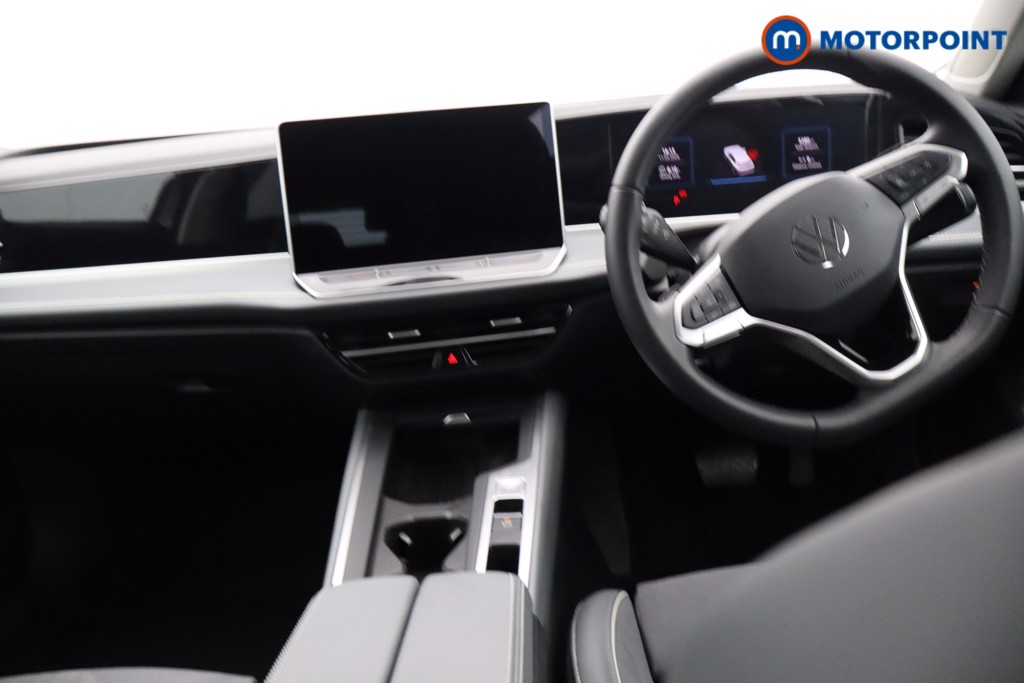 Volkswagen Passat Life Automatic Petrol Plug-In Hybrid Estate - Stock Number (1632870) - 9th supplementary image