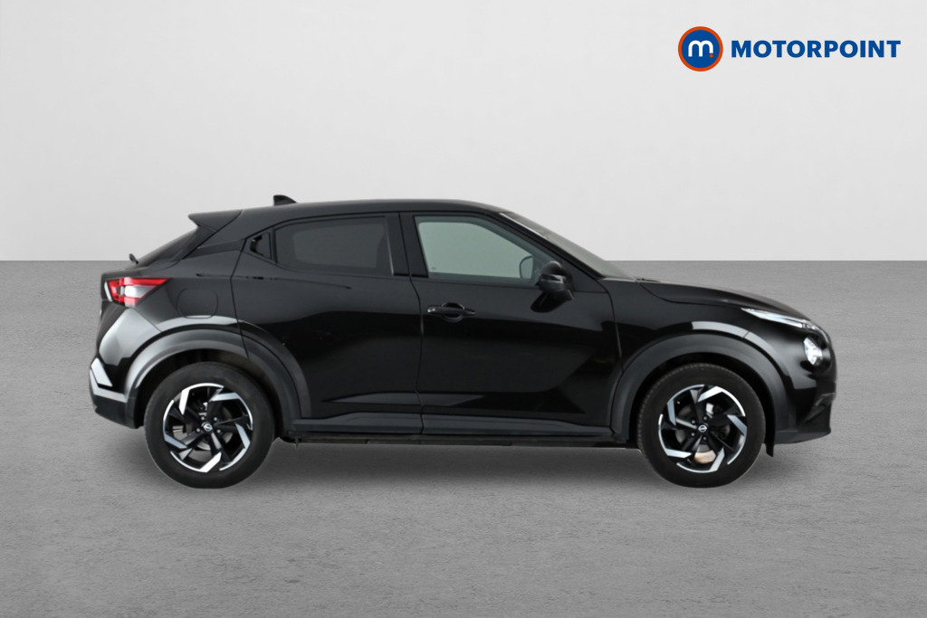 Nissan Juke N-Connecta Manual Petrol SUV - Stock Number (1634577) - Drivers side